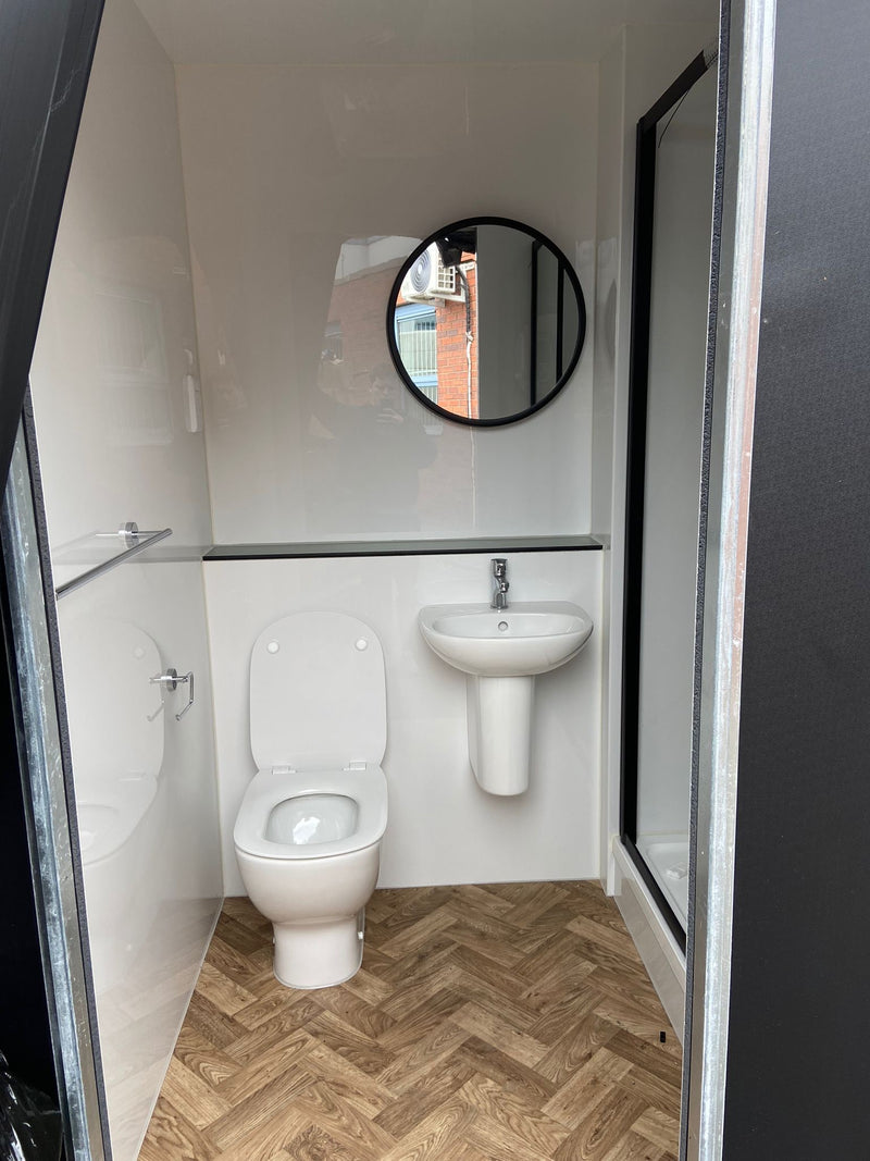 Bathroom Pod - BRAND NEW COLLECTION ONLY (B76)