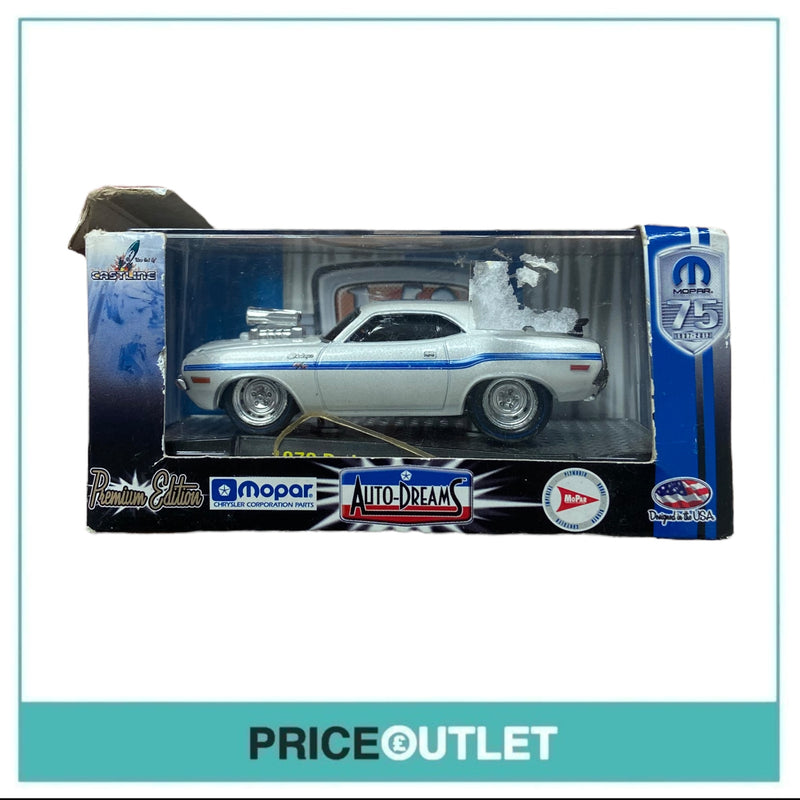 M2 Machines - Mopar 75th Anniversary Auto-Dreams 1970 Dodge Challenger MP02 (White & Blue) - Damaged Box