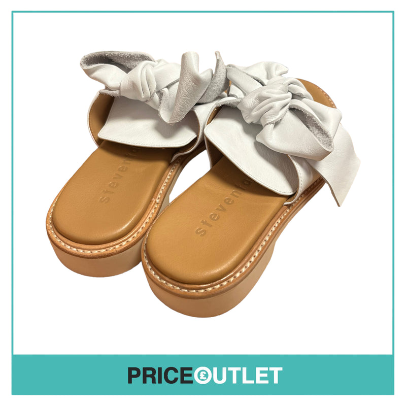 Steventai - White Bow Sliders - Size 5 - BRAND NEW WITH TAGS
