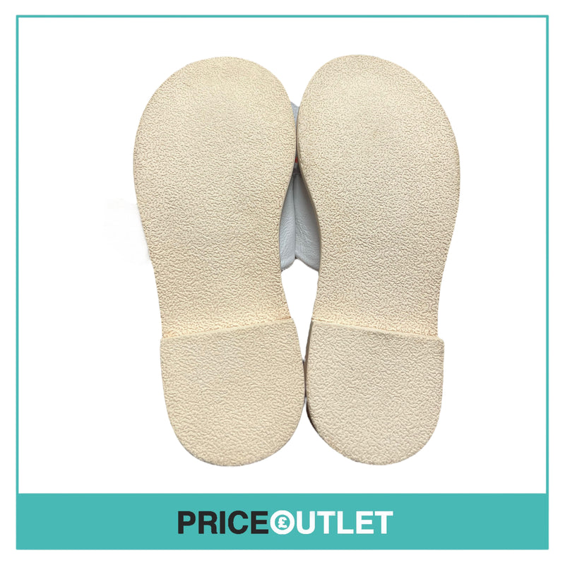Steventai - White Bow Sliders - Size 5 - BRAND NEW WITH TAGS