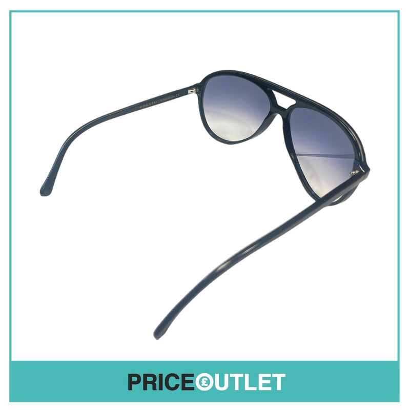 Black Frame Pilot's Sunglasses RRP £325