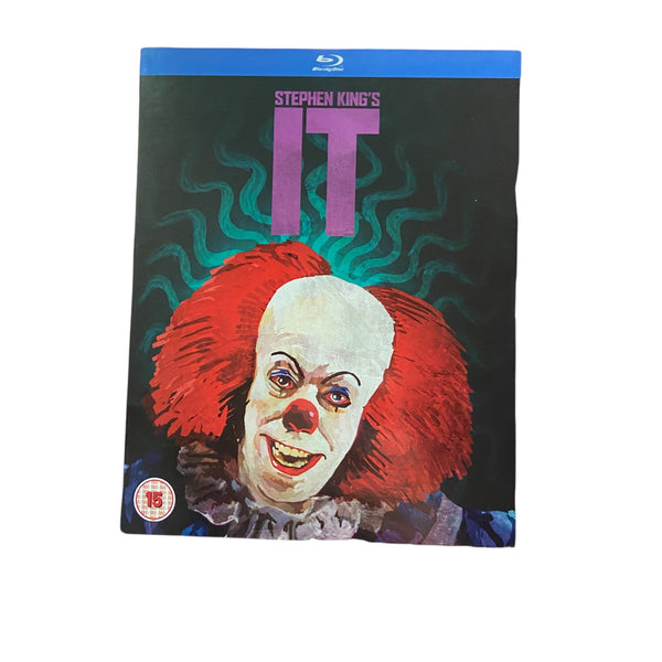 Blu-ray cover of 'It' with pennywise character on a black background