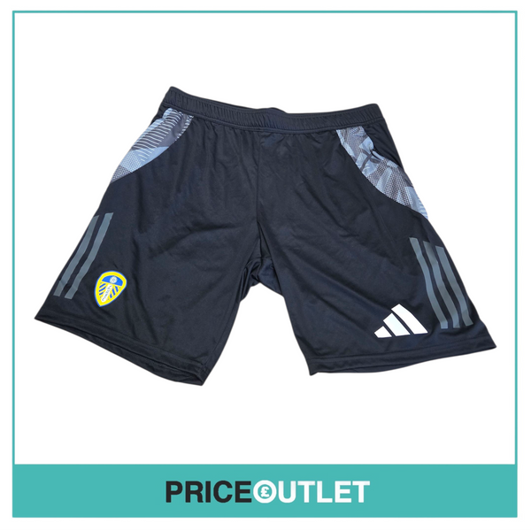Leeds United football club - black training shorts (large)