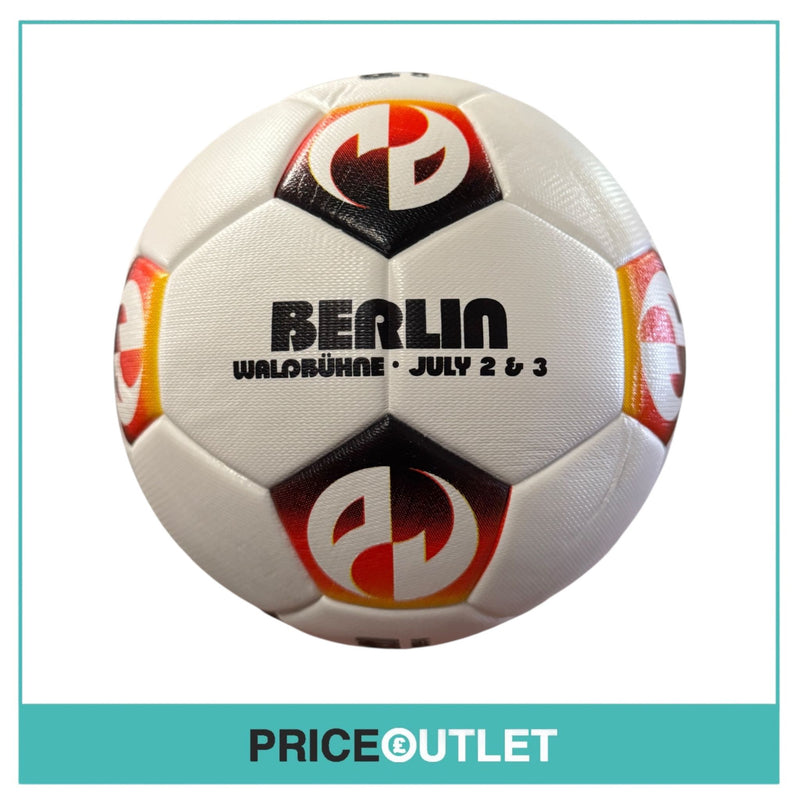 Pearl Jam - (2024 Tour) Football~ Berlin