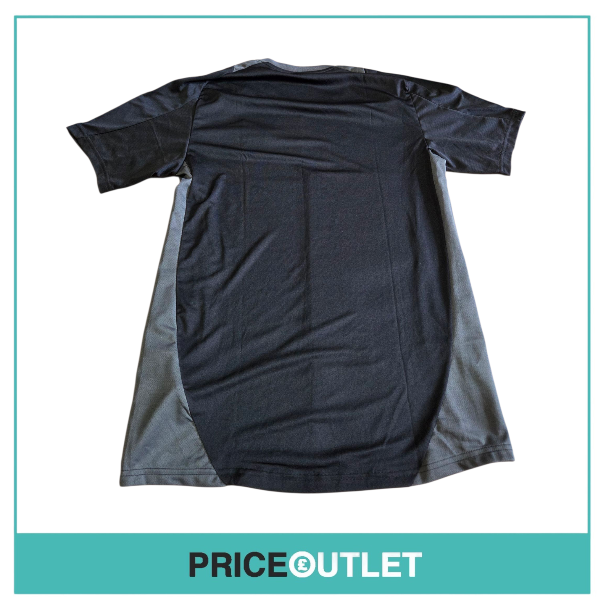 Leeds United football club - black training jersey (small)